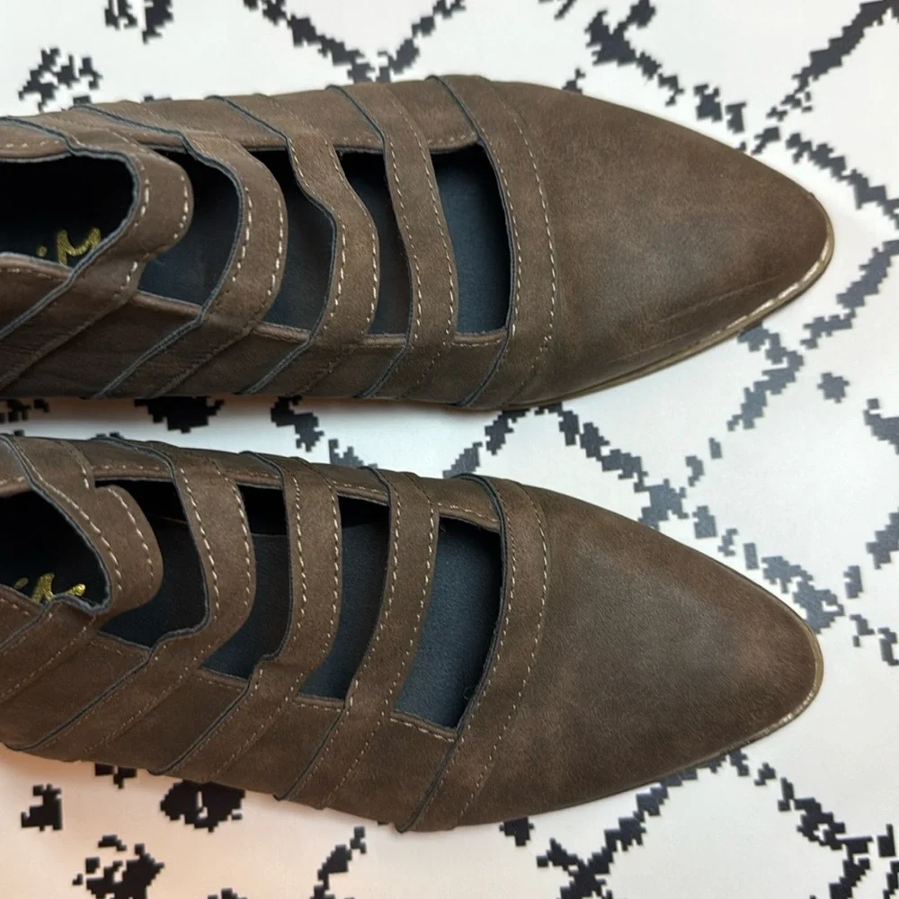 Mi.iM Brown Ankle Boots with Cut-Out Design - Women’s Shoes US Size 6.5 - EUC